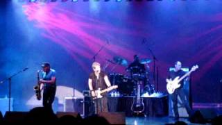 On the Dark Side (Live) - John Cafferty &amp; the Beaver Brown Band