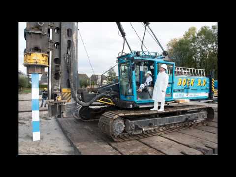 161105 Eerste paal geslagen sportaccommodatie Benedenveer (Foto's: Hans van Wijngaarden)