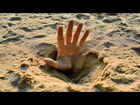 Wenn Sie ein Loch im Sand sehen, treten Sie nicht darauf