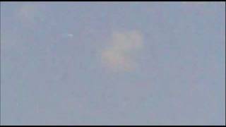 preview picture of video 'OVNI? avión? satélite? Apaseo el Alto Guanajuato México 15 de Octubre de 2011'