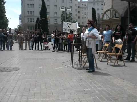 Vídeo: Discurso de Sabela Labraña nun acto de reivindicación da lingua galega en Barcelona, celebrado o 17 de maio de 2009