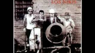 &quot;Voy a Benidorm&quot;, Los Nikis (cover Born to be alive)