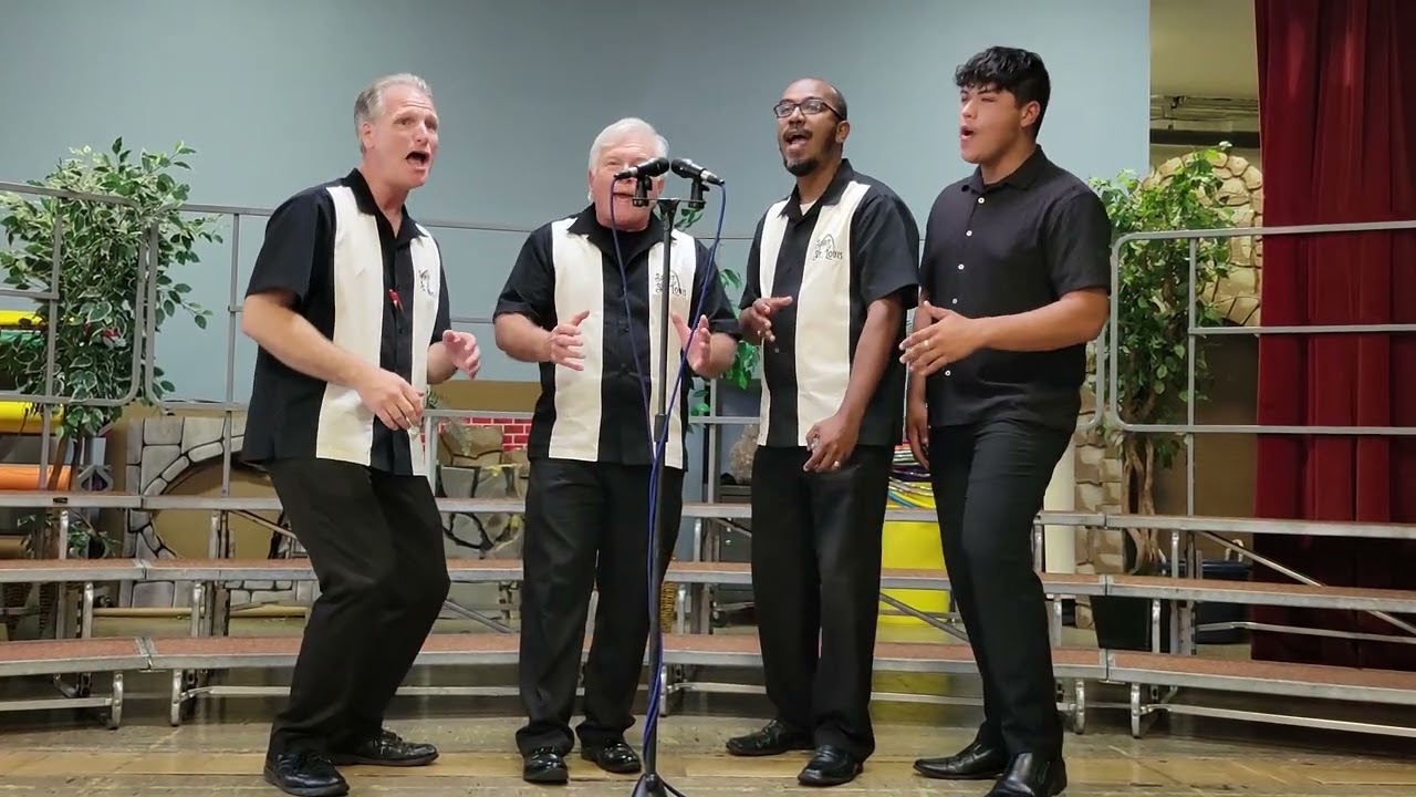 The Tanglefoot Four Quartet singing ‘Wait Til the Sun Shines, Nellie’ at the Harmony Festival 2025 in St. Charles, MO.