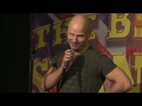 Henriks plågsamma standup - Snurra flaskan (TV4 Play)