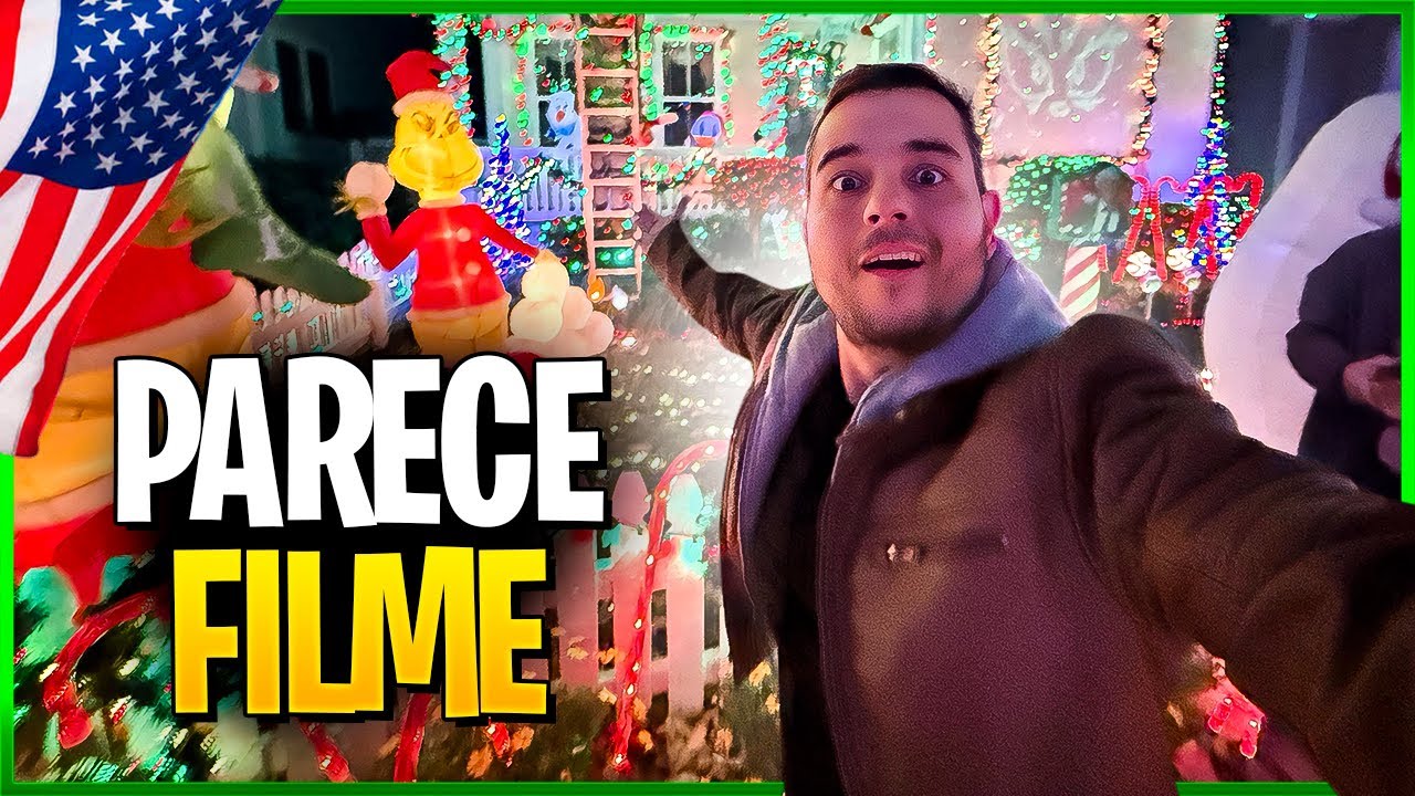 HOW AMERICANS DECORATE THEIR HOMES AT CHRISTMAS IN THE USA