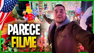 HOW AMERICANS DECORATE THEIR HOMES AT CHRISTMAS IN THE USA