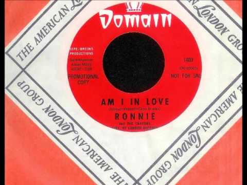 Ronnie and The Crayons (Sherrell Townsend) - AM I IN LOVE  (1964)
