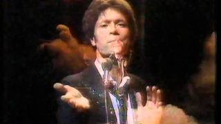 Cliff Richard - Little Town. Top Of The Pops 1982