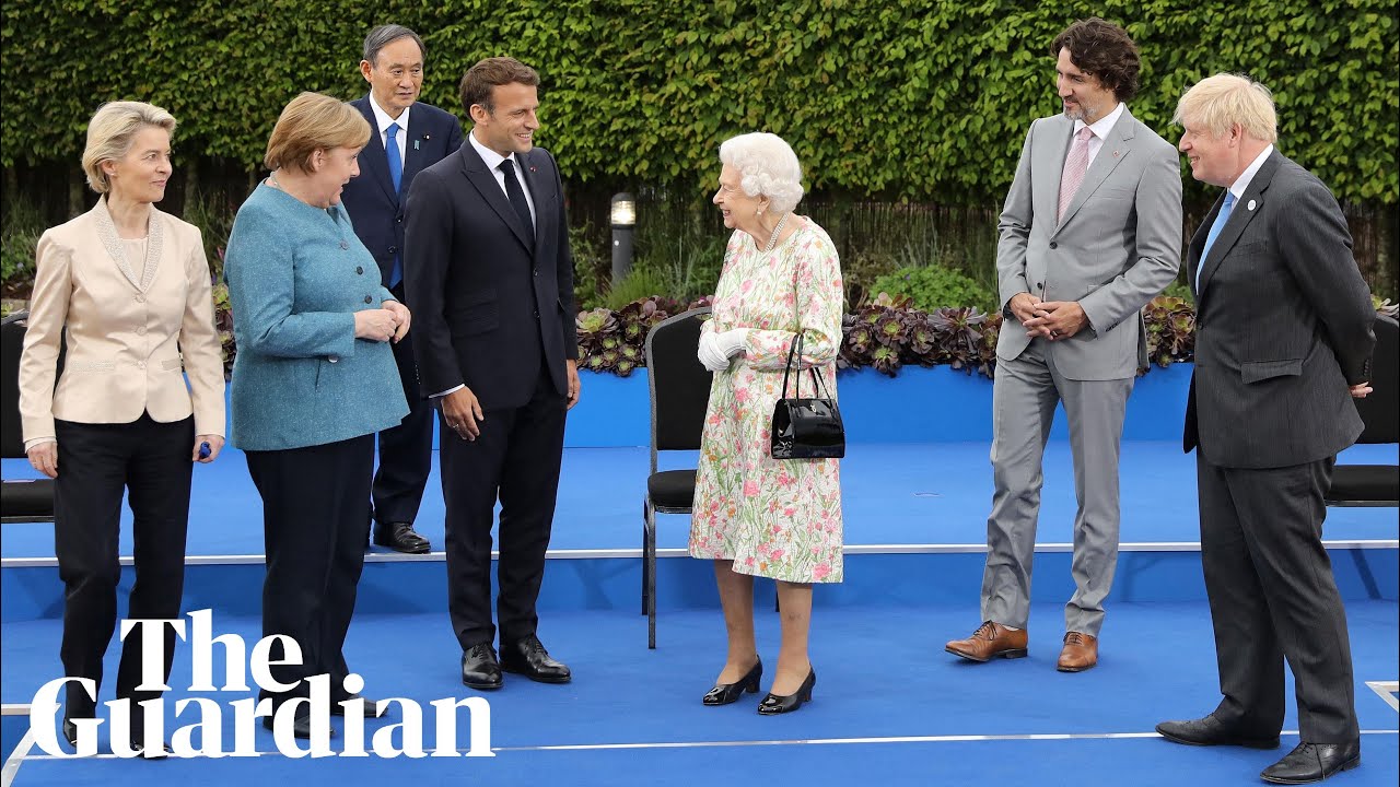 'Enjoying yourself?': Queen jokes with G7 leaders in family photo thumnail