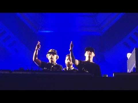 4MIN: COOKIE MONSTA B2B DOCTOR P B2B FUNTCASE | EDC20 LAS VEGAS 2016