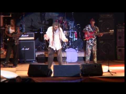 Lucky Dube-Live in Uganda 2003