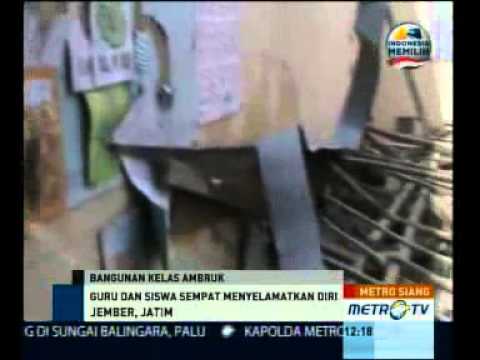 Lapuk, Bangunan SD di Jember Ambruk