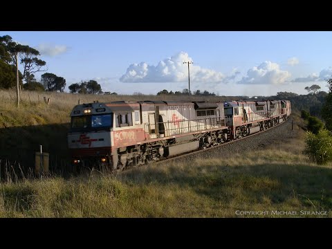 SCT 5PM9 Australian Freight Train With Boxcars & Container Wagons (12/7/2020)  - PoathTV Railways