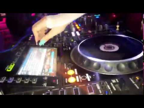 DJ Linda Erfolg - High Lounge Bangalore