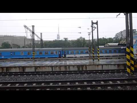 ČD 163.xxx - Příjezd vlaku R 952 - Praha hl.n., 25.5.2013