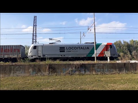 E494.552 Tricolore DB con scritte Railpool/LocoItalia in transito con un merci fantastico a Chivasso