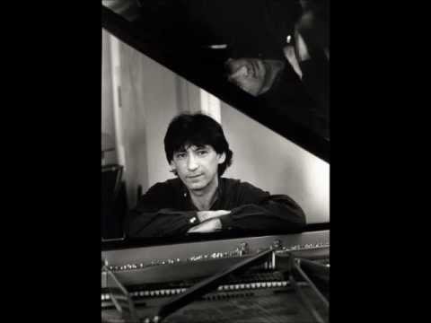 Youri Egorov performs Schumann Novellettes Op.21.- Nos.1&8.wmv