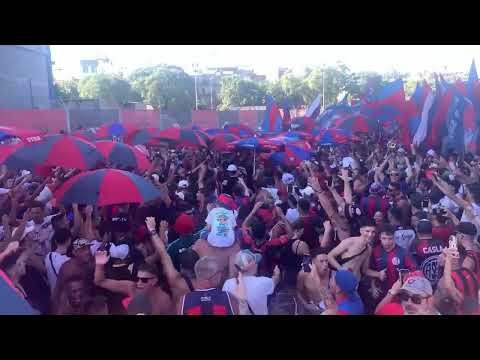 "Terrible entrada y fiesta de La Butteler vs River // Me dicen el matador naci en Boedo...." Barra: La Gloriosa Butteler &bull; Club: San Lorenzo &bull; País: Argentina