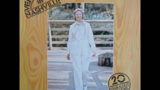 Vera Lynn - Dancing With Tears In My Eyes (1977)