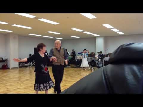 サントワマミー1 20170129_長澤ダンス同好会新春交歓会ライブ&ダンスの集い