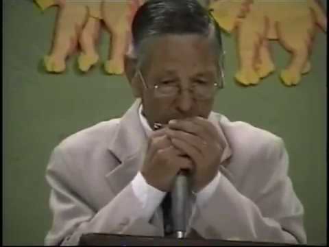 Pr Sebastião Batista Frauches - adorando a Deus na igreja em SBC - 2009