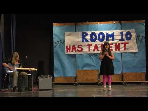 Abby Levy sings Hallelujah at Hesby Oaks