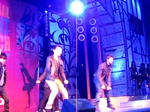 V Factory performing "Lights Camera Action" @ 6 Flags, 8.23