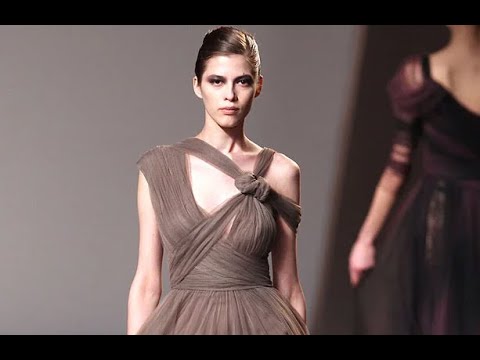 ELIE SAAB Fall 2010 Paris - Fashion Channel