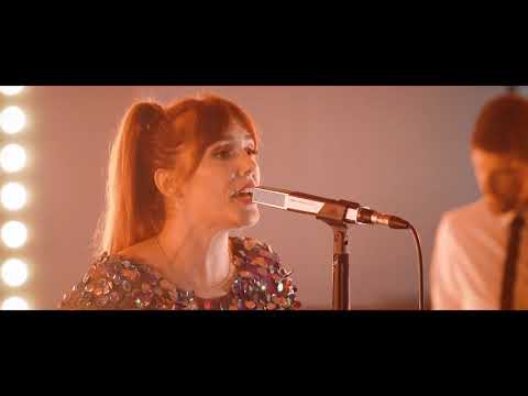 Marta Ren   -  Worth It  -  Live Antena 3