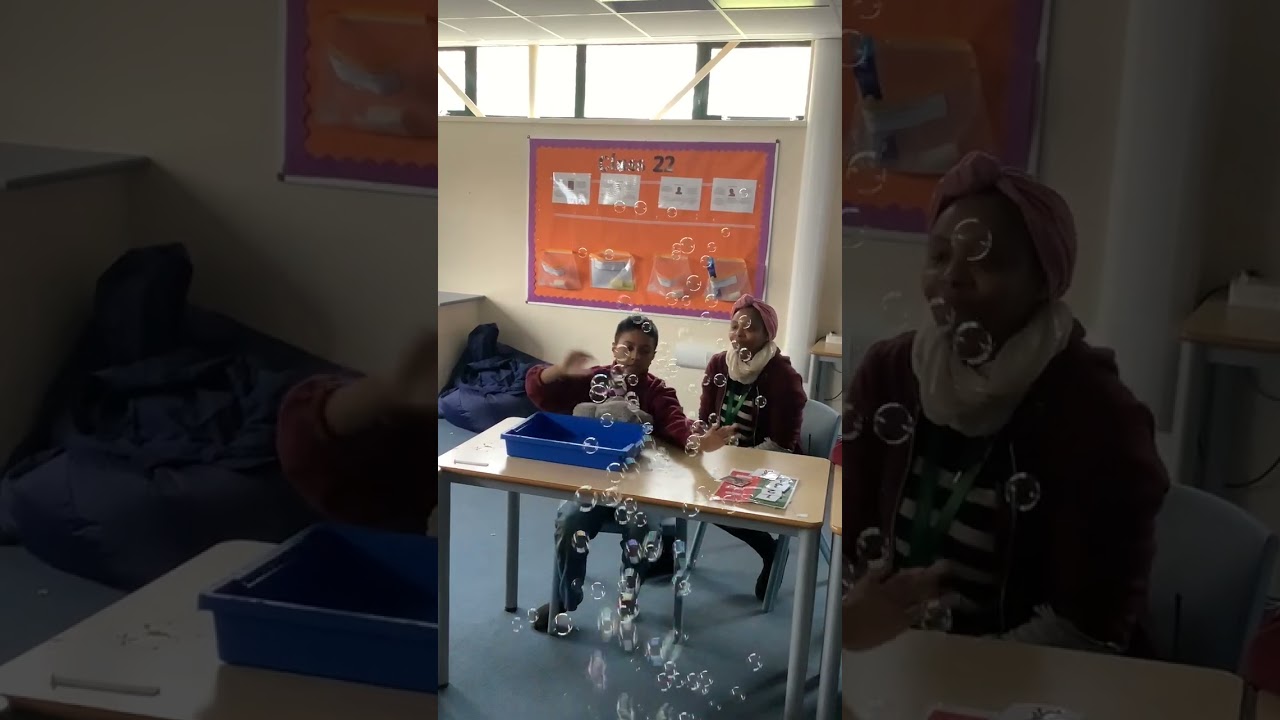 Bubble Magic in Thomas Bewick School's Class 22