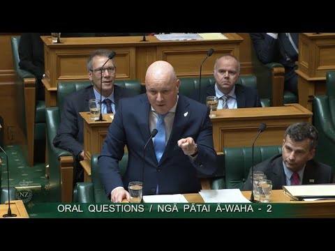 Luxon & Hipkins debate cost of living