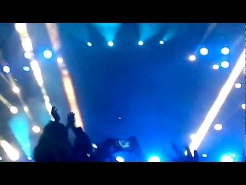 Avicii-Fade Into Darkness W Baba O'Riley One Music & Arts Infield