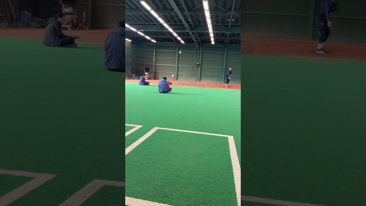 山下舜平大選手のストレート受けてみたらヤバかった、、、#山下舜平大 #shorts