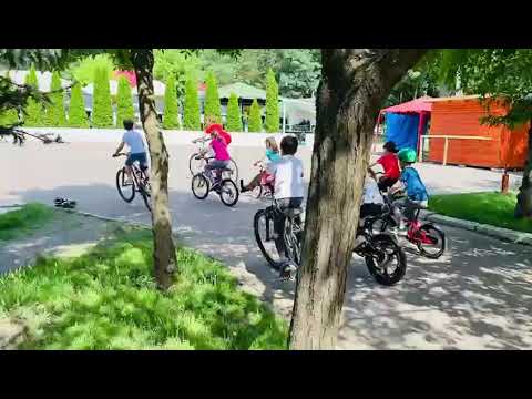 Roxana Nacu - Cu copiii, cu bicicletele 2