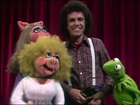 "Piggy can´t stand her" - Miss Piggy and Annie Sue Compilation - The Muppet Show