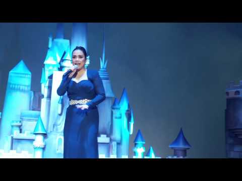 Lea Salonga sings Let it Go at the Globe & Disney
