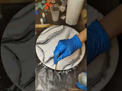 Часы из эпоксидной смолы . Первый этап). #epoxy_world #мастеркласс #epoxyresin #epoxyideas #epoxy