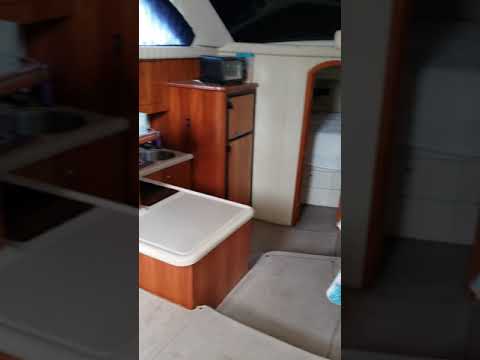 Cruisers Yachts 375 Motoryacht video