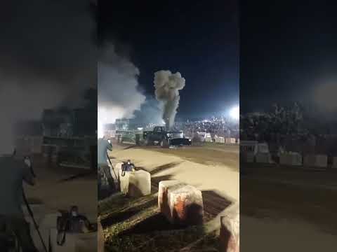 Runaway diesel BLOWS UP! 😱 #truck #diesel #automotive