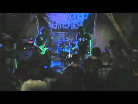 NOVÉ KORZO - Kneel in Dust - Mirror (14.4.2012)