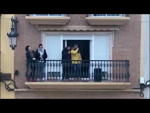 Video: Sanjuaneras en los balcones de Valencia como apoyo a Soria