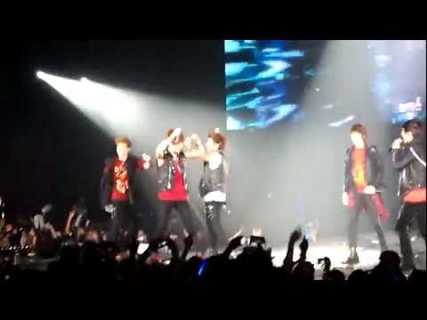 [FANCAM] 110610 SHINee - Ready Or Not @ SMTOWN PARIS