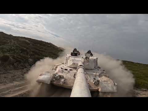 2 Hours of relaxing sounds - Relaxing sound of the Leopard 1 tank engine - Sleep music