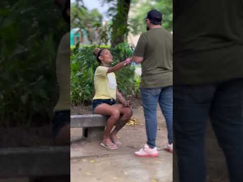 Le pedí ayuda y me llevó a su hogar 🥵🔥😈