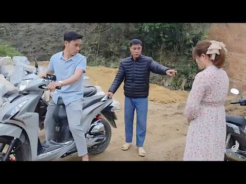 Bao took Sinh home, but her biological father blocked their way and forced her to return.