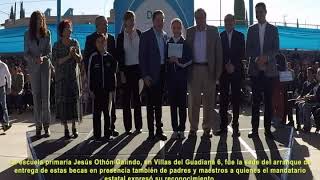 EL GOBERNADOR DEL ESTADO JOSÉ ROSAS AISPURO TORRES ENTREGA MÁS DE 12 MIL BECAS EN RECONOCIMIENTO AL 