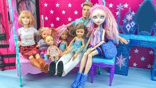 Selina 1.bölüm | Kızlar Aç Kalıyor Selina Sihir Yapıyor | Girls Are Hungry - Selina Doing Magic