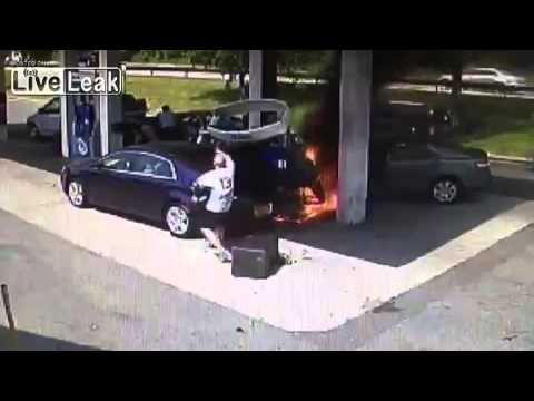 Wypadek na stacji benzynowej / Gas Station Crash