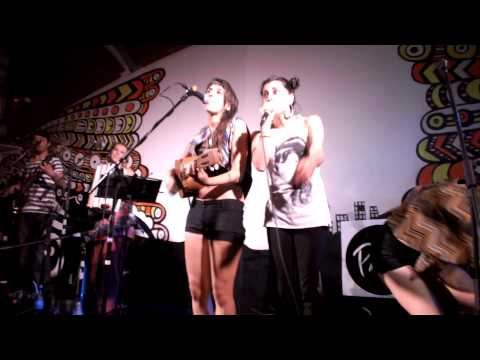 Muestrate [Tizana] - Paz Quintana con Mariel Mariel (Bar El Clan 15/01/2014)