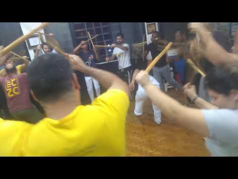 curso do tradicional maculelê de santo Amaro da purificação com os filhos de vava netos de Popó.